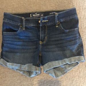 Like new, Hollister, low-rise midi short, size 00